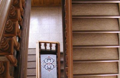 Villa histórica à venda Neustadt an der Weinstraße, Renânia-Palatinado, Massive Holztreppe