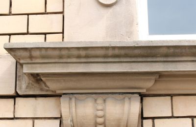 Villa histórica à venda Neustadt an der Weinstraße, Renânia-Palatinado, Verzierungen Fensterrahmen