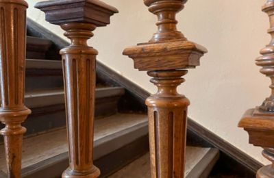 Villa histórica à venda Neustadt an der Weinstraße, Renânia-Palatinado, Holztreppe