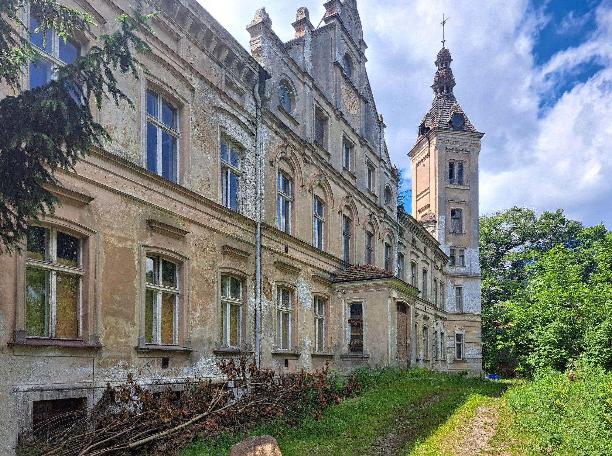 Fotos Venda de propriedade histórica com palácio em Jędrzychów, Baixa Silésia