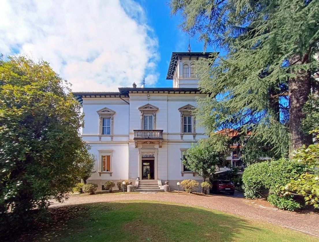 Fotos Apartamento em villa histórica com parque e piscina em Verbania Pallanza