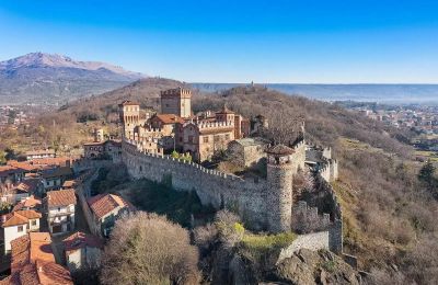 Castelo à venda Pavone Canavese, Piemonte, Vista total