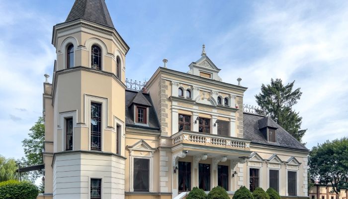Palacete com parque e estábulos em Cujávia-Pomerânia, Polônia