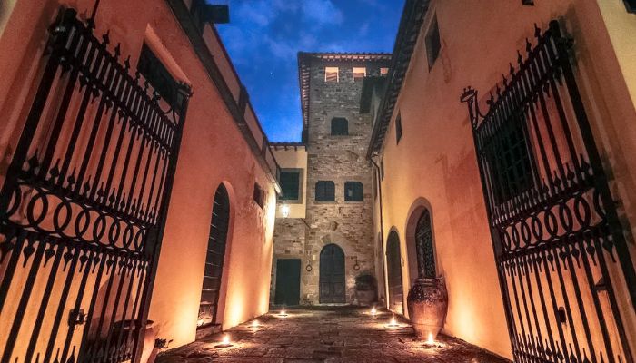 Castelo à venda Vicchio, Toscana,  Itália