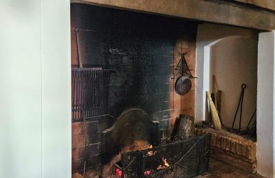 Villa histórica à venda Montecalvoli, Toscana, Lareira
