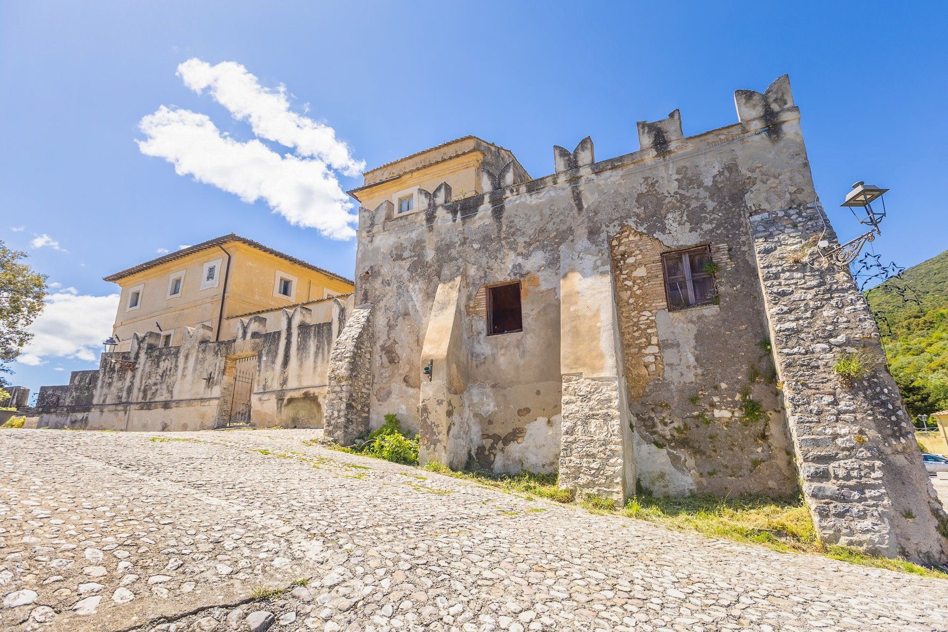 Fotos Castelo em Vacone com vista panorâmica perto de Roma