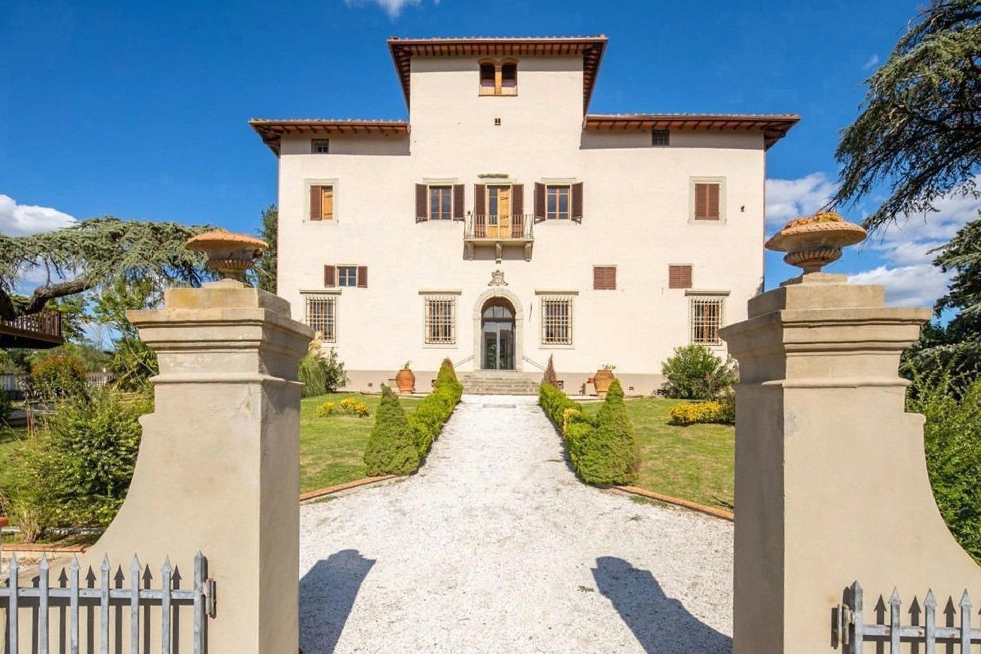 Fotos Casa senhorial histórica na Toscana com parque, spa e vista para as colinas
