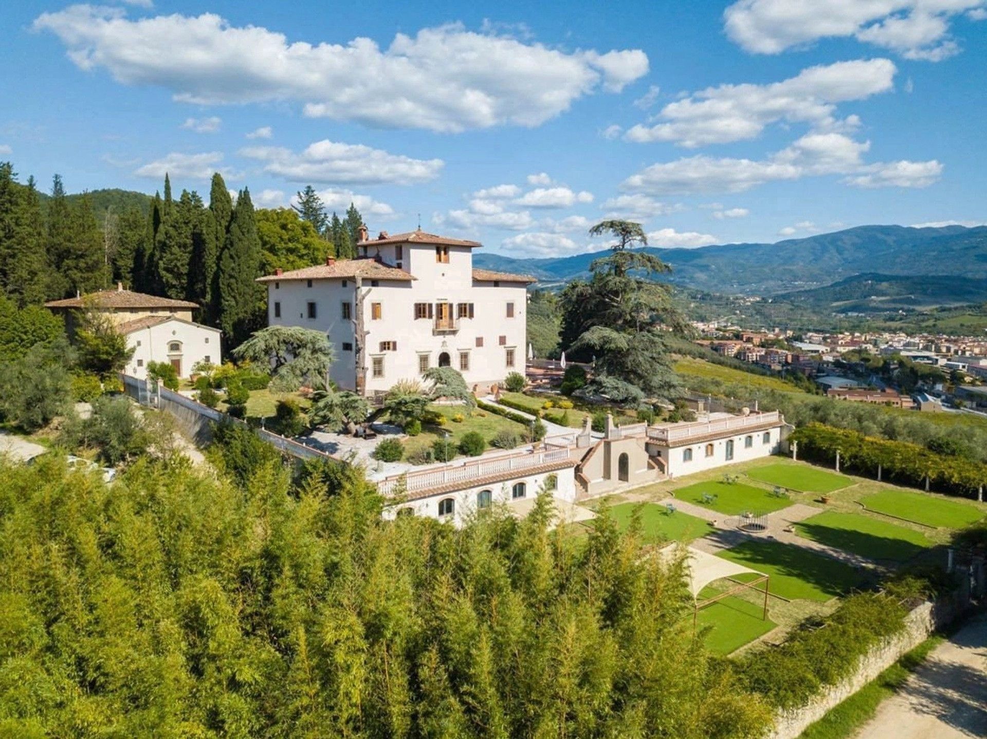 Fotos Casa senhorial histórica na Toscana com parque, spa e vista para as colinas