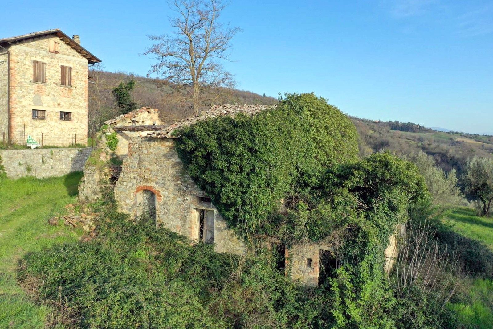 Fotos Edifício para reconstrução com 6 quartos em terreno de 2.000 m² e vista panorâmica