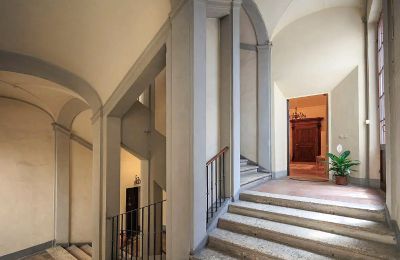 Palacete à venda Siena, Via di Pantaneto, Toscana, Escada grandiosa