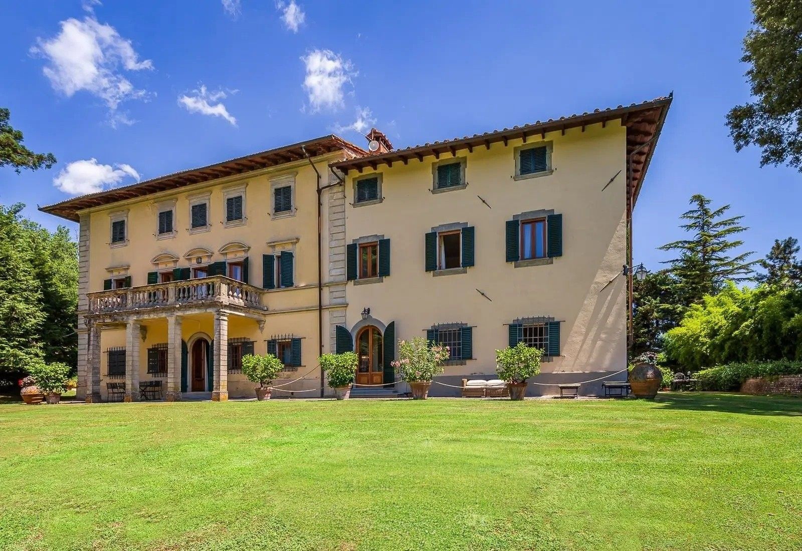 Fotos Villa del Riccio – Solar com agroturismo nas colinas da Toscana perto de Florença
