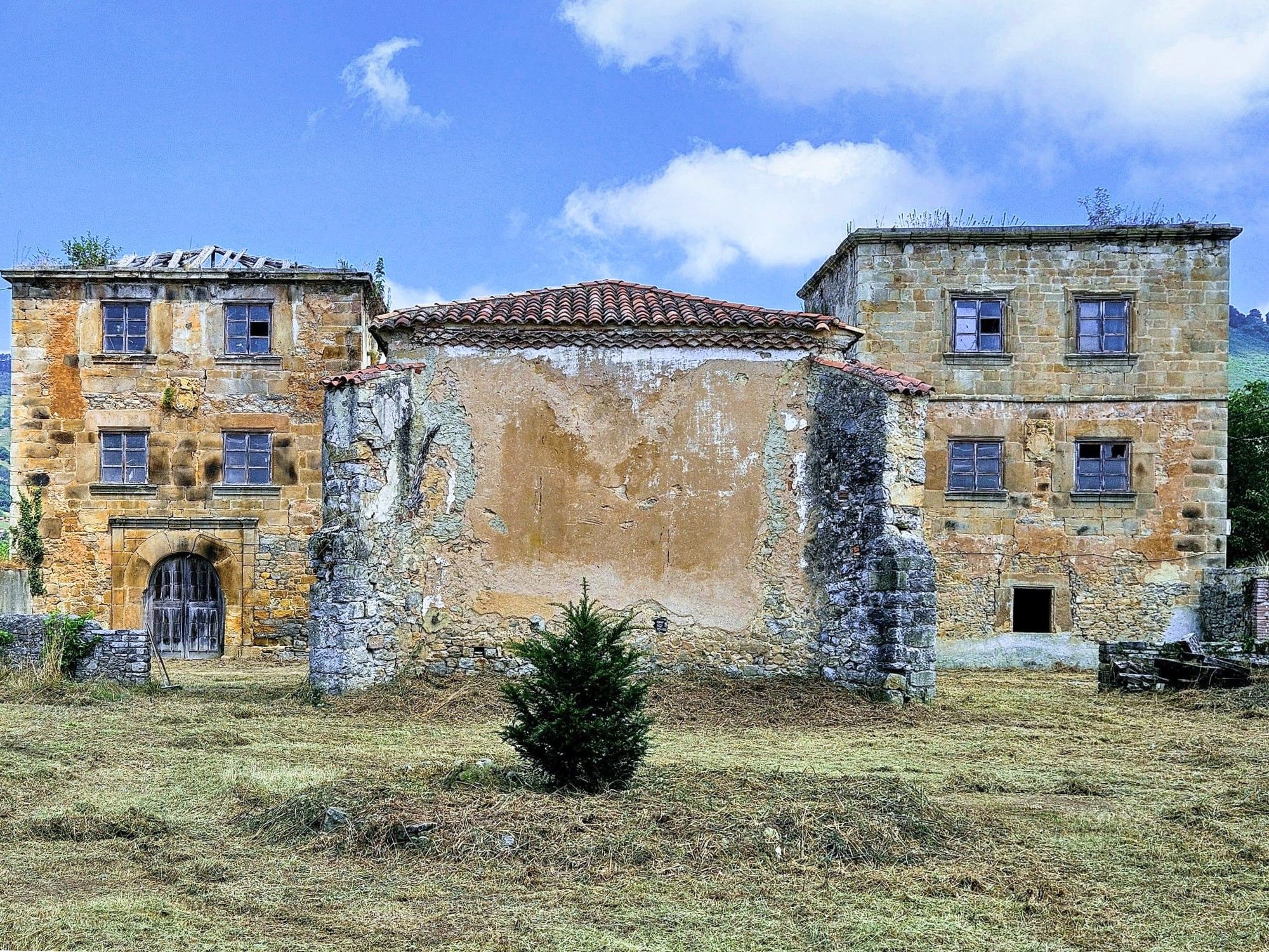Fotos Palácio do século XVI para restaurar no Caminho de Santiago