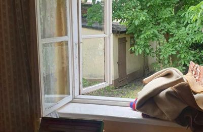 Imóvel histórico à venda Izbica Kujawska, Toruńska 9, Kujawsko-pomorskie, widok na ogród i pomieszczeie gospodarcze