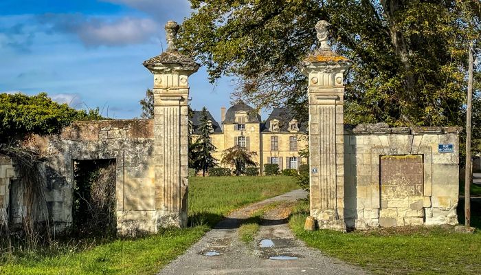 Palácio à venda Thouars, Nova Aquitânia,  França
