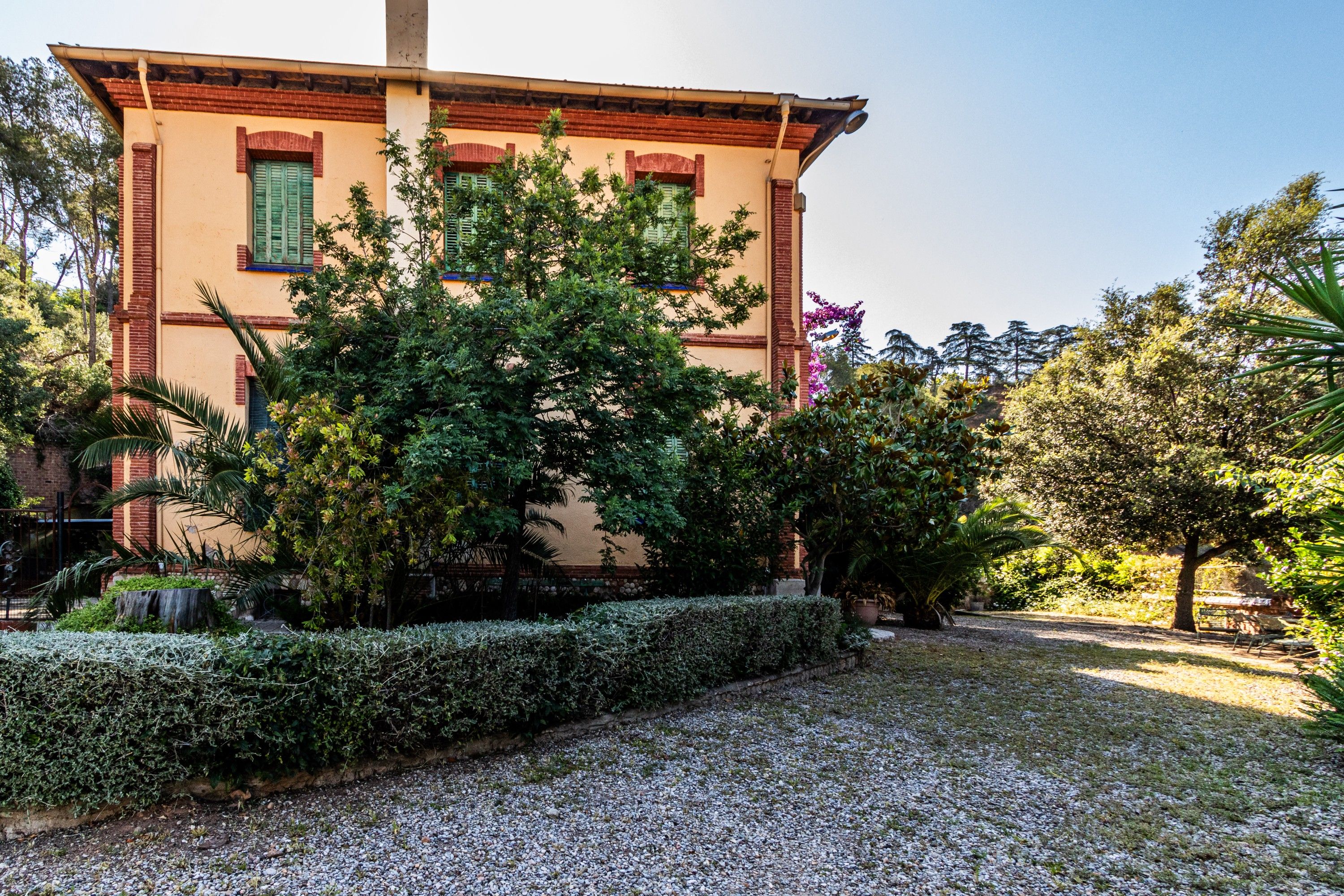 Fotos Casa senhorial histórica de 1912 em Castellar del Vallès com vista para o rio Ripoll
