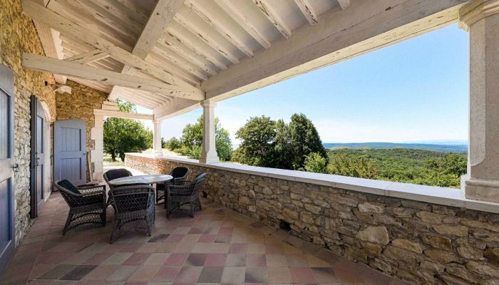 Imóvel histórico à venda Uzès, Occitânia,  França