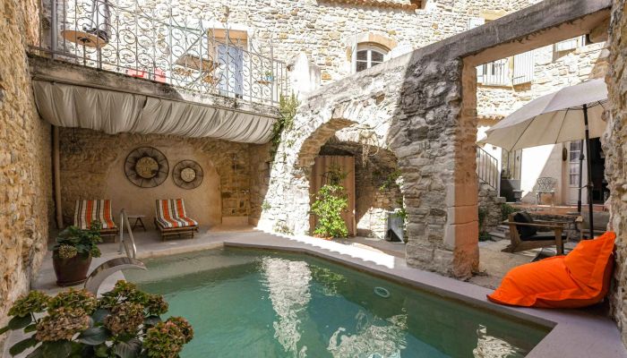 Imóvel histórico à venda Uzès, Occitânia,  França