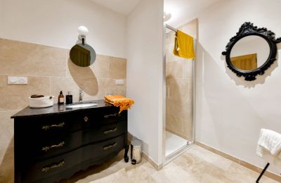 Imóvel histórico à venda Uzès, Occitânia, Imagem 10/34