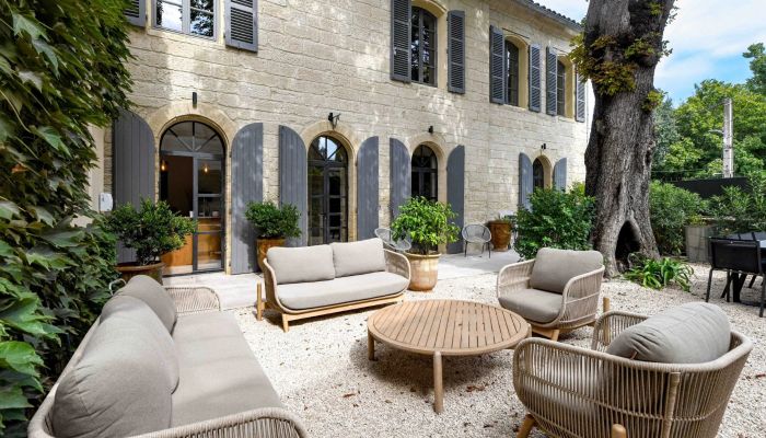Imóvel histórico à venda Uzès, Occitânia,  França