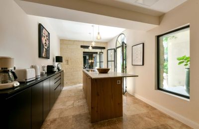 Imóvel histórico à venda Uzès, Occitânia, Imagem 5/24