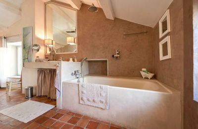 Imóvel histórico à venda Goudargues, Occitânia, Imagem 17/21