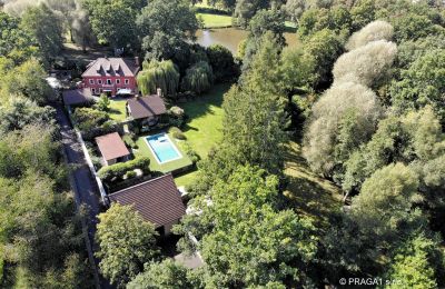 Imóveis históricos, Moinho restaurado do século XVIII perto de Praga