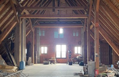 Palácio à venda 84375 Kirchdorf am Inn, Hofmarkstraße 2, Baviera, ausbaubarer Dachboden (ca. 200m², ca. 7 m hoch) (über Versorgungsschacht voll erschlossen)