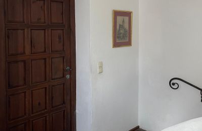 Palácio à venda 84375 Kirchdorf am Inn, Hofmarkstraße 2, Baviera, Treppenhaus: Eingangstür zum 1. Stock