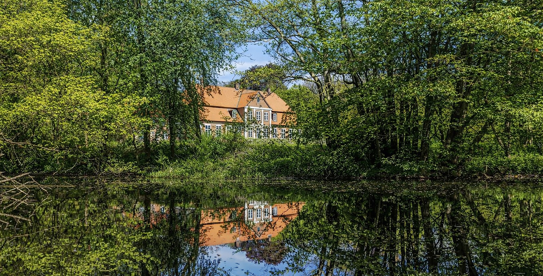 Fotos Casa senhorial barroca com fosso entre o Mar do Norte e o Mar Báltico, perto de Hamburgo e Copenhaga