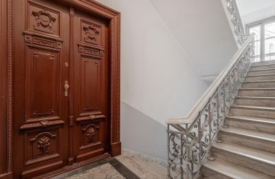 Imóveis históricos, Apartamento de 7 quartos num edifício antigo no bairro das embaixadas em Varsóvia