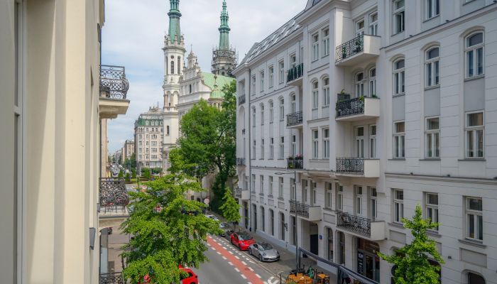 Apartamento de 3 assoalhadas em kamienica histórica no centro de Varsóvia