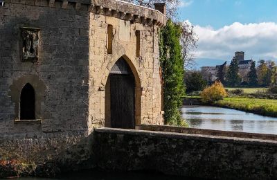 Castelo à venda Valence, Auvergne-Rhône-Alpes, Imagem 4/28