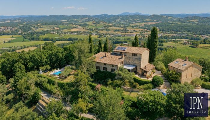 Casa rural histórica restaurada na Úmbria com vista Montone