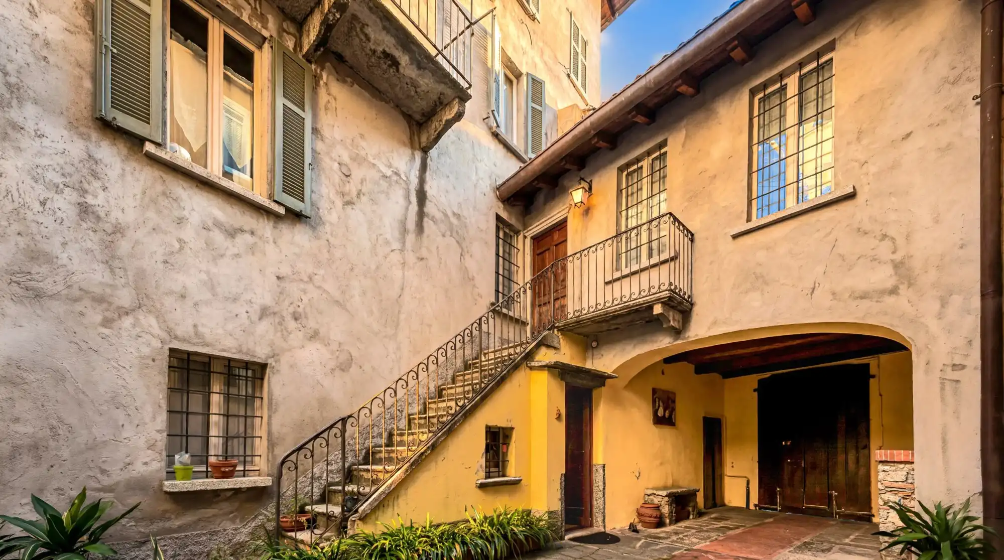 Fotos Casa com atelier em Belgirate, a 50 metros da margem do lago