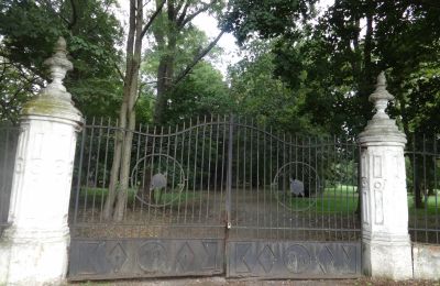 Palácio à venda Łęg, Wielkopolskie, Portão 