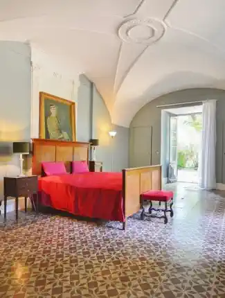 Château aus dem 13. Jahrhundert zwischen Nîmes und Alès, Saint-Chaptes, Okzitanien