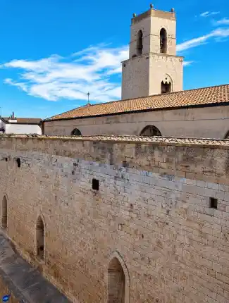 Palazzo / Palacete em Corato, Apúlia - 590 m², tetos em abóbada, terraço, Corato, Apúlia