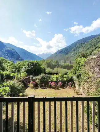 Propriedade histórica em Bagnères-de-Luchon com grande jardim e vista para os Pirenéus, Bagnères-de-Luchon, Occitânia