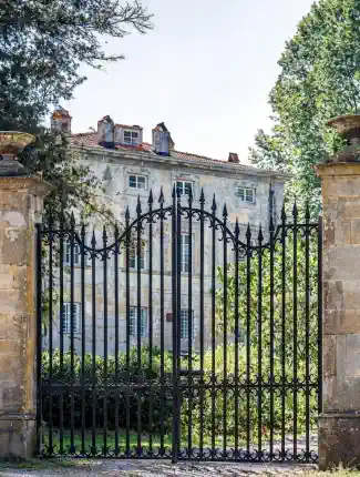 Propriedade histórica na Toscana perto de Lucca com anexos, capela, olivais e vinha, Capannori, Toscana