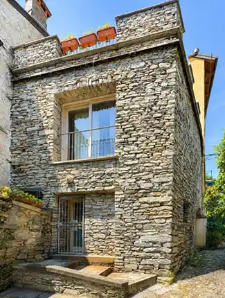 Casa histórica do século XVII com vista para o Lago Maggiore perto de Verbania, Verbania, Piemonte