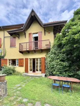 Duas casas com jardim e vista para o lago em Campino, Campino, Piemonte
