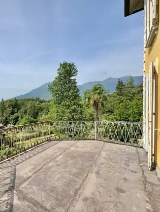 Grande casa histórica em Mergozzo, Val Grande, Mergozzo, Piemonte